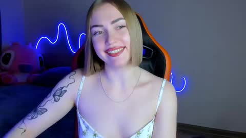 Snapshot of larakrein_lk chatting on October 22, 7:46 pm LaraKrein lk online show from October 22, 7:46 pm