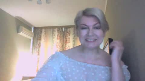 laramrs online show from April 25, 8:39 am