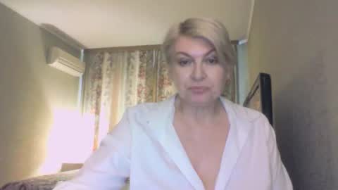 laramrs online show from April 25, 1:41 pm