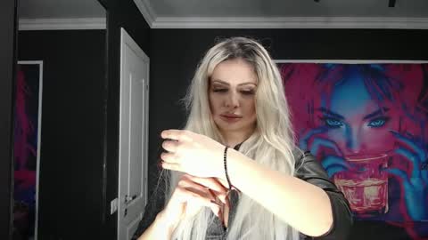 laras_moans online show from January 14, 9:48 am