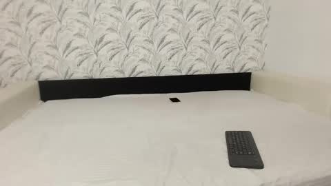 larataylorrr online show from December 16, 6:40 am