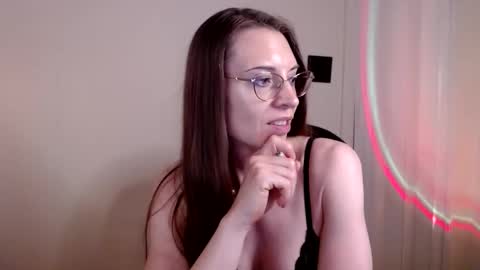 larawintersxxx online show from June 9, 11:27 pm