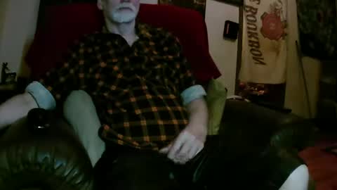 Snapshot of larbie chatting on October 25, 9:20 pm Larbie online show from October 25, 9:20 pm