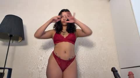 Snapshot of larirossi chatting on June 27, 2:01 pm Rossi angel online show from June 27, 2:01 pm