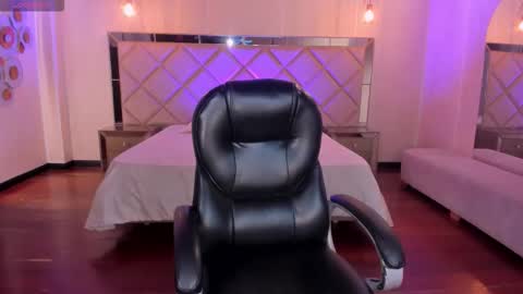 Larisa Smirnov online show from December 17, 4:51 am