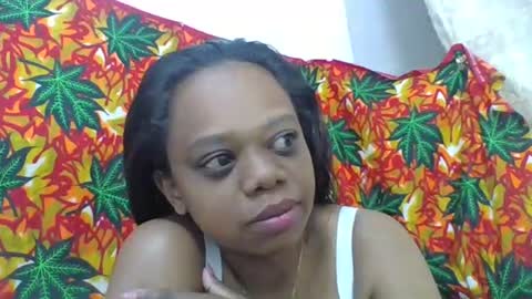 larissa645771 online show from June 11, 6:28 pm
