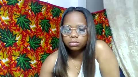 larissa645771 online show from June 15, 5:48 pm
