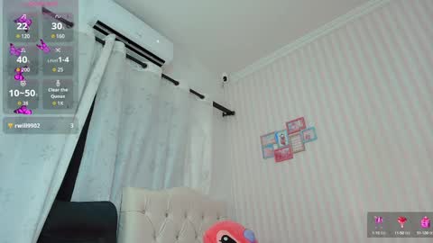 Larissas online show from September 30, 10:15 pm