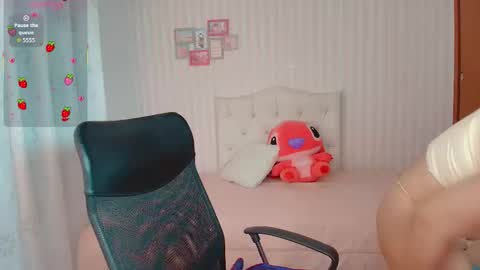 Larissas online show from November 21, 6:28 pm