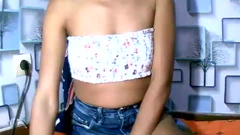 Snapshot of larra27 chatting on October 2, 8:27 pm Malala online show from October 2, 8:27 pm