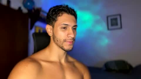 Snapshot of larry_jones chatting on December 11, 3:26 pm andrew online show from December 11, 3:26 pm