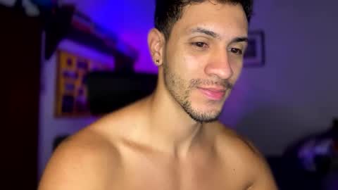 Snapshot of larry_jones chatting on December 13, 1:22 pm andrew online show from December 13, 1:22 pm