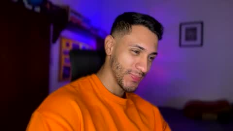 Snapshot of larry_jones chatting on December 20, 11:16 pm andrew online show from December 20, 11:16 pm