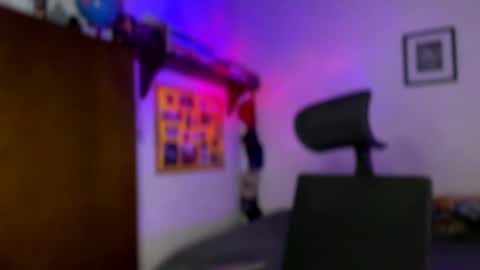 Snapshot of larry_jones chatting on December 31, 4:46 pm andrew online show from December 31, 4:46 pm