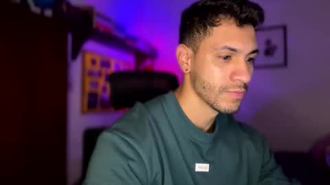 Snapshot of larry_jones chatting on January 1, 3:03 pm andrew online show from January 1, 3:03 pm