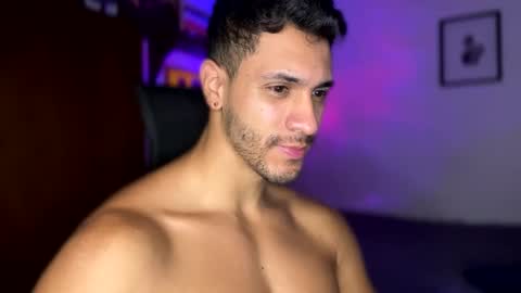 Snapshot of larry_jones chatting on January 1, 6:06 pm andrew online show from January 1, 6:06 pm