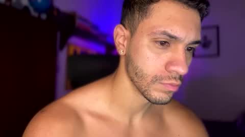 Snapshot of larry_jones chatting on January 2, 1:51 pm andrew online show from January 2, 1:51 pm