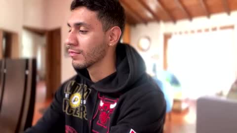 Snapshot of larry_jones chatting on January 2, 4:56 pm andrew online show from January 2, 4:56 pm