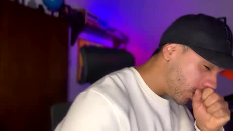 Snapshot of larry_jones chatting on January 3, 1:47 pm andrew online show from January 3, 1:47 pm