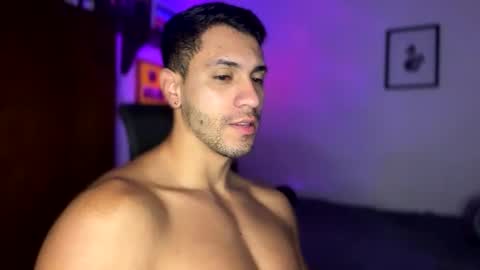 Snapshot of larry_jones chatting on January 4, 2:56 pm andrew online show from January 4, 2:56 pm