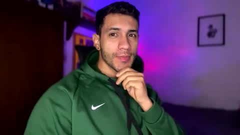 Snapshot of larry_jones chatting on January 5, 2:19 pm andrew online show from January 5, 2:19 pm