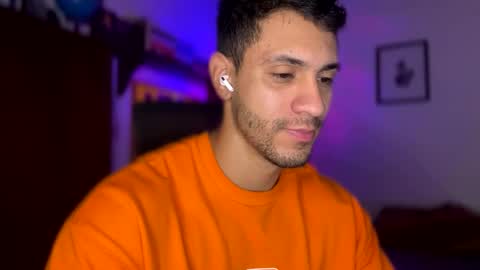 Snapshot of larry_jones chatting on January 7, 2:19 pm andrew online show from January 7, 2:19 pm