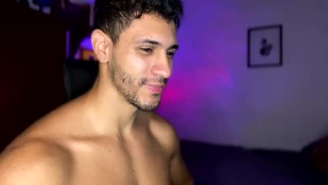 Snapshot of larry_jones chatting on January 9, 5:22 pm andrew online show from January 9, 5:22 pm