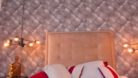 Snapshot of larry_jones chatting on January 13, 4:19 pm andrew online show from January 13, 4:19 pm