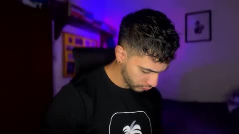 Snapshot of larry_jones chatting on January 15, 2:24 pm andrew online show from January 15, 2:24 pm