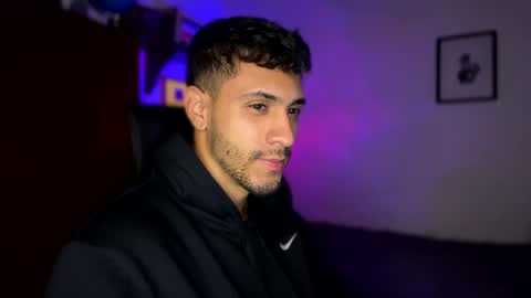 Snapshot of larry_jones chatting on January 16, 5:12 pm andrew online show from January 16, 5:12 pm