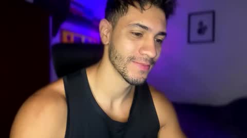 Snapshot of larry_jones chatting on January 19, 2:28 pm andrew online show from January 19, 2:28 pm