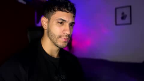 Snapshot of larry_jones chatting on January 22, 2:35 pm andrew online show from January 22, 2:35 pm