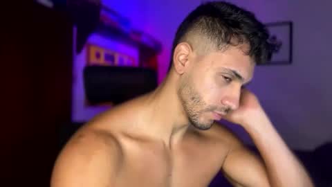 Snapshot of larry_jones chatting on January 26, 2:08 pm andrew online show from January 26, 2:08 pm