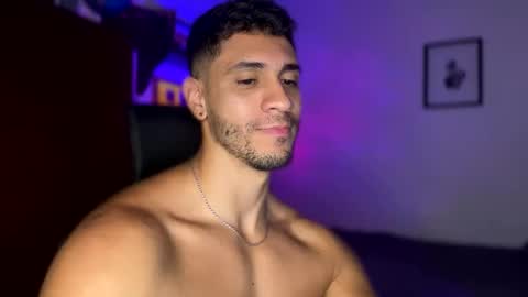 Snapshot of larry_jones chatting on January 26, 5:13 pm andrew online show from January 26, 5:13 pm