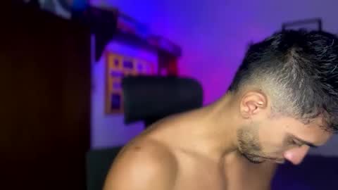 Snapshot of larry_jones chatting on January 28, 2:21 pm andrew online show from January 28, 2:21 pm