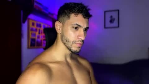 Snapshot of larry_jones chatting on January 30, 2:15 pm andrew online show from January 30, 2:15 pm