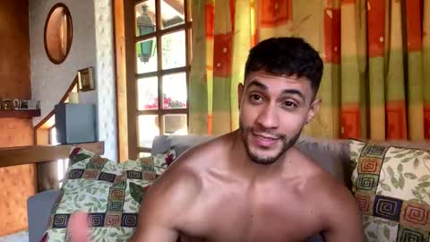 Snapshot of larry_jones chatting on January 30, 5:17 pm andrew online show from January 30, 5:17 pm