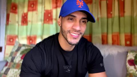 Snapshot of larry_jones chatting on February 3, 10:21 pm andrew online show from February 3, 10:21 pm