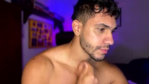 Snapshot of larry_jones chatting on February 4, 2:10 pm andrew online show from February 4, 2:10 pm