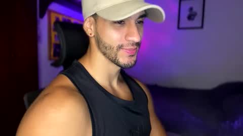 Snapshot of larry_jones chatting on February 6, 5:40 pm andrew online show from February 6, 5:40 pm