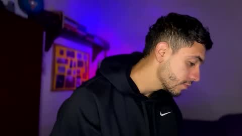 Snapshot of larry_jones chatting on February 8, 3:00 pm andrew online show from February 8, 3:00 pm