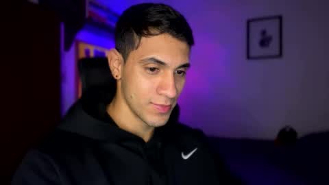 Snapshot of larry_jones chatting on February 11, 10:07 pm andrew online show from February 11, 10:07 pm