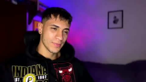 Snapshot of larry_jones chatting on February 14, 1:45 am andrew online show from February 14, 1:45 am