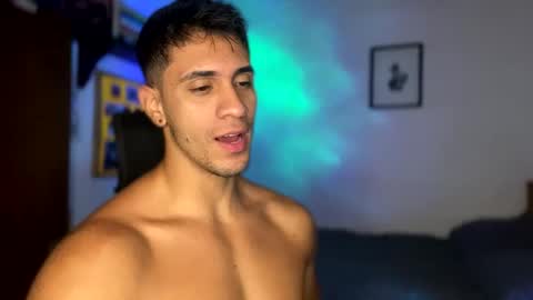 Snapshot of larry_jones chatting on February 15, 1:42 am andrew online show from February 15, 1:42 am