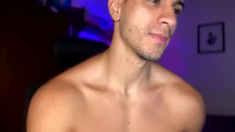 Snapshot of larry_jones chatting on February 21, 5:31 pm andrew online show from February 21, 5:31 pm