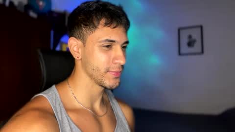 Snapshot of larry_jones chatting on February 26, 5:50 pm andrew online show from February 26, 5:50 pm