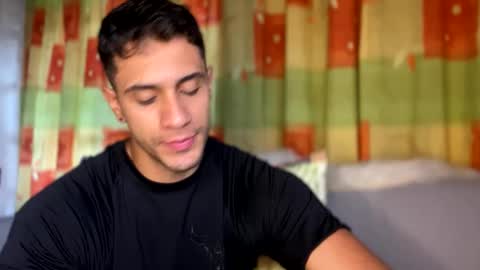 Snapshot of larry_jones chatting on March 4, 10:05 pm andrew online show from March 4, 10:05 pm