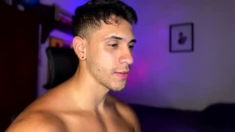 Snapshot of larry_jones chatting on March 5, 1:10 am andrew online show from March 5, 1:10 am