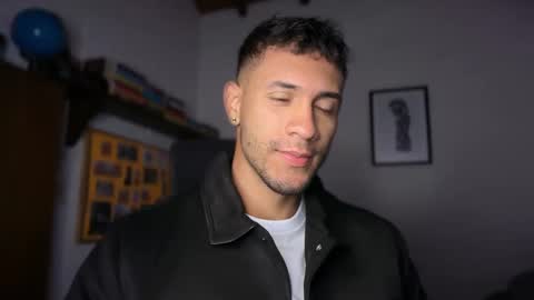 Snapshot of larry_jones chatting on September 30, 1:05 pm andrew online show from September 30, 1:05 pm