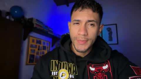 Snapshot of larry_jones chatting on October 5, 1:09 pm andrew online show from October 5, 1:09 pm